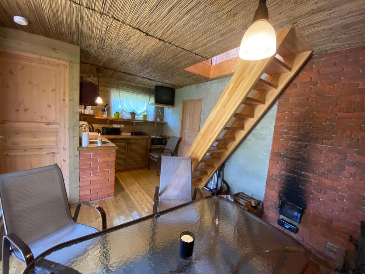 Mooni Cottage Pärnu Esterno foto