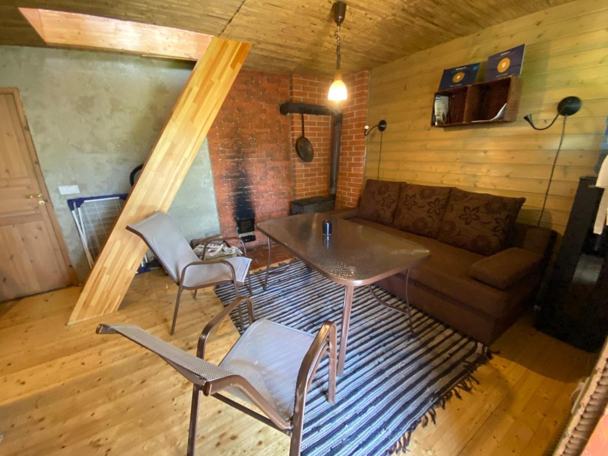 Mooni Cottage Pärnu Esterno foto